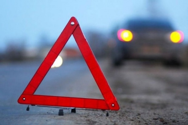 На трасі Львів-Шегині водій збив чоловіка і втік з місця події