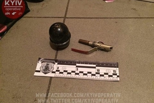 В Киеве посетитель ночного клуба сдал в гардероб гранату