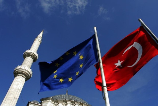 Єврокомісія підтримала скасування візового режиму з Туреччиною