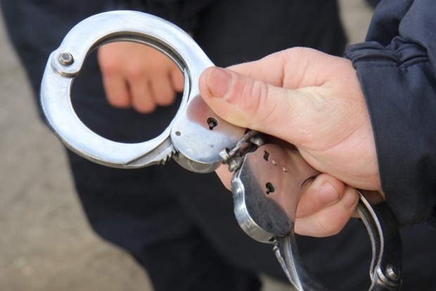 Педофил-рецидивист пытался изнасиловать 12-летнюю девочку на Донбассе