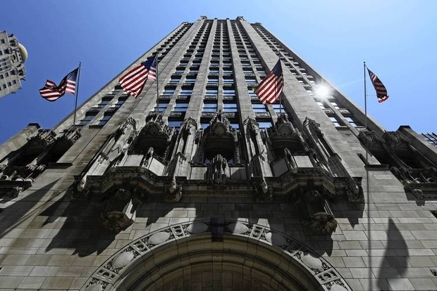 В Чикаго продали историческое здание Tribune Tower за $240 млн