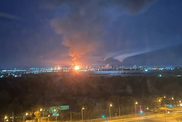 Куйбишевський НПЗ у Самарській області призупинив роботу після атаки безпілотників 23 березня