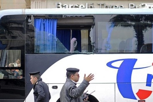 У Франції невідомий обстріляв автобус із чеськими туристами