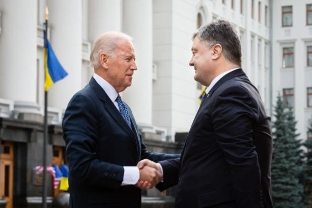 Порошенко и Байден скоординировали позиции по возвращению Савченко в Украину