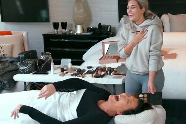 Кім Кардаш'ян навчилася робити макіяж мертвим