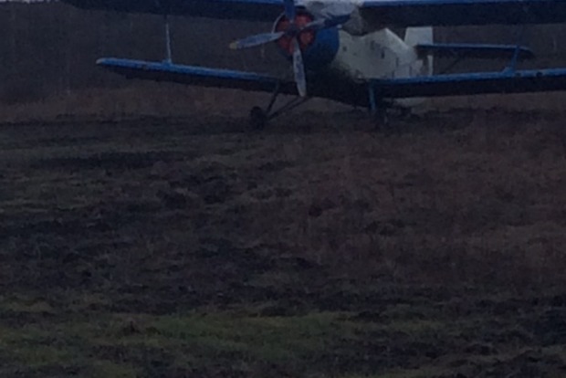 На Волыни задержали самолет с контрабандными сигаретами