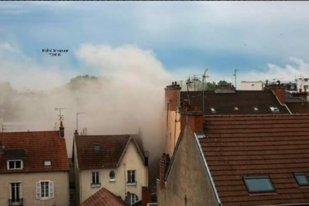 У результаті вибуху в центрі французького міста Діжон обвалився  будинок, є постраждалі