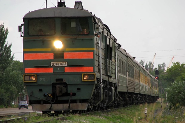 У Києві пасажирський потяг на смерть збив чоловіка