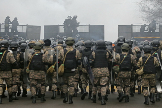 Протести у Казахстані. Влада заявила про початок антитерористичної операції у старій столиці