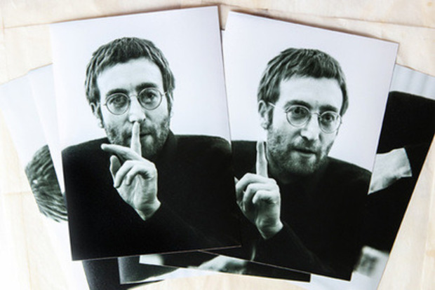 Утраченные фотографии Джона Леннона нашли в мусорнике