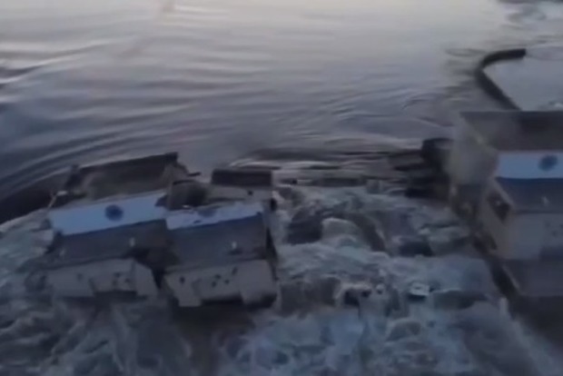Эксперт: разрушение плотины улучшило оборонительные позиции войск РФ