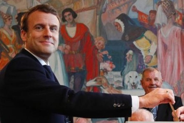 Макрон опережает Ле Пен на выборах президента Франции‍