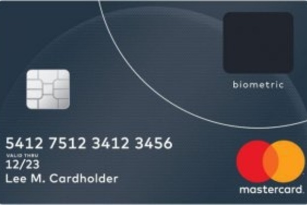 Mastercard презентовала первую кредитку со сканером отпечатка пальца‍