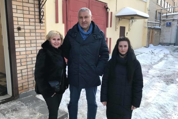 Журналіст Роман Сущенко в СІЗО зустрівся з дружиною і дочкою