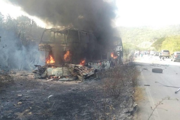Автобус сгорел в ДТП в Венесуэле: семь погибших, 40 раненых