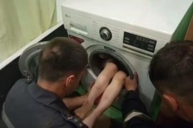 Игры в стиральной машинке убили ребенка