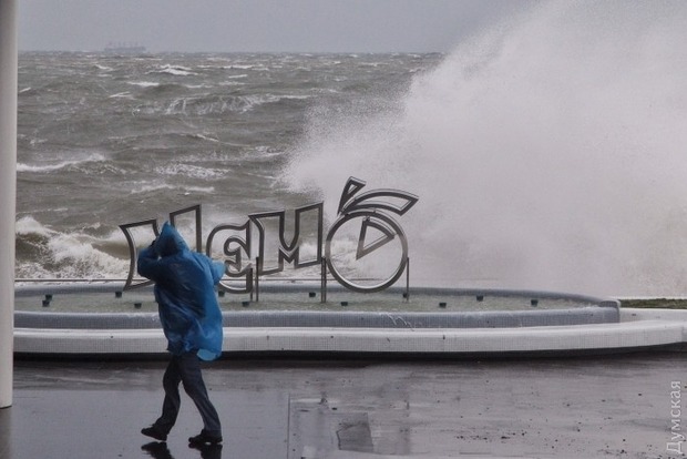 Руйнівний циклон з Одеси дістався до Запоріжжя