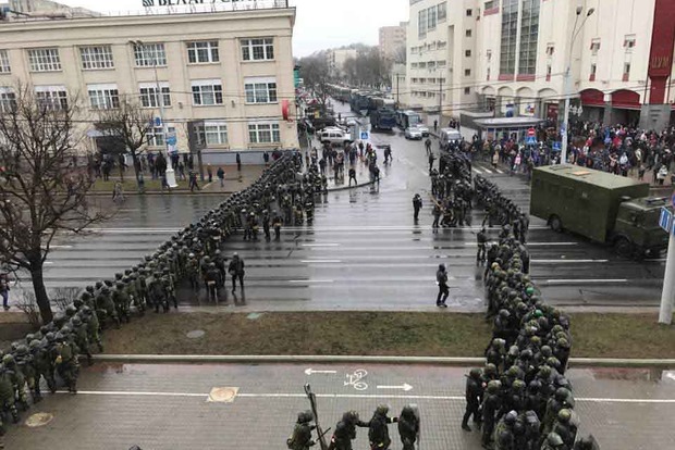 В Беларуси начались массовые задержания на акции оппозиции