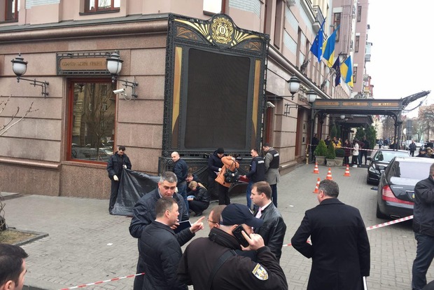 Перші секунди після вбивства екс-депутата Держдуми РФ у центрі Києва