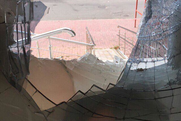 Невдоволені кияни рознесли два офіси Київенерго