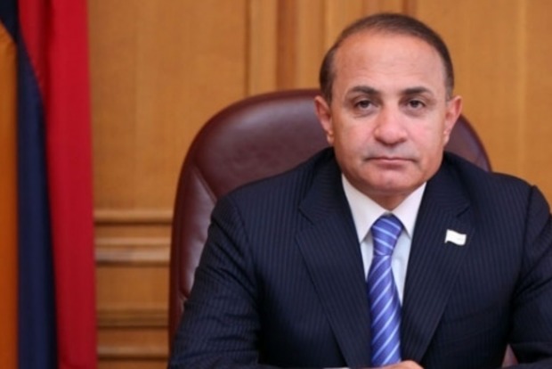 Прем'єр-міністр Вірменії йде у відставку