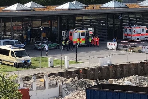 В Германии неизвестный открыл стрельбу на вокзале, есть пострадавшие