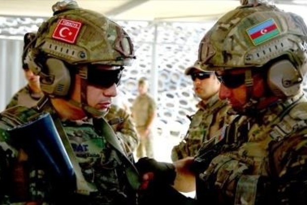Азербайджан с Турцией проводят совместные военные учения в Баку