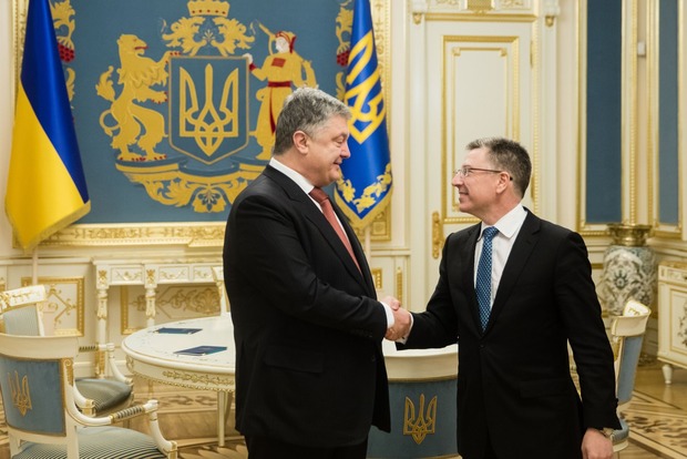 Порошенко и Волкер поговорили об урегулировании ситуации на Донбассе‍