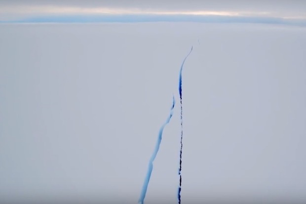 Опубликовано видео 40-километровой трещины в леднике Антарктиды‍