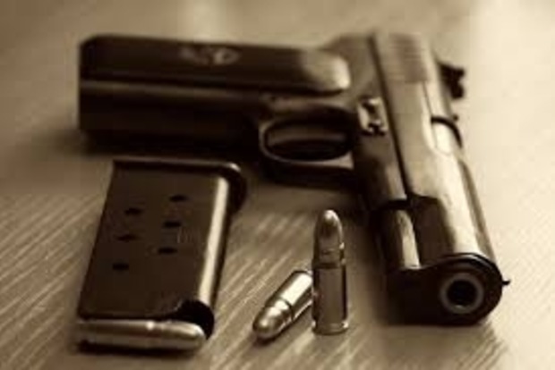 Суд потребовал от МВД обнародовать список лиц, награжденных именным оружием