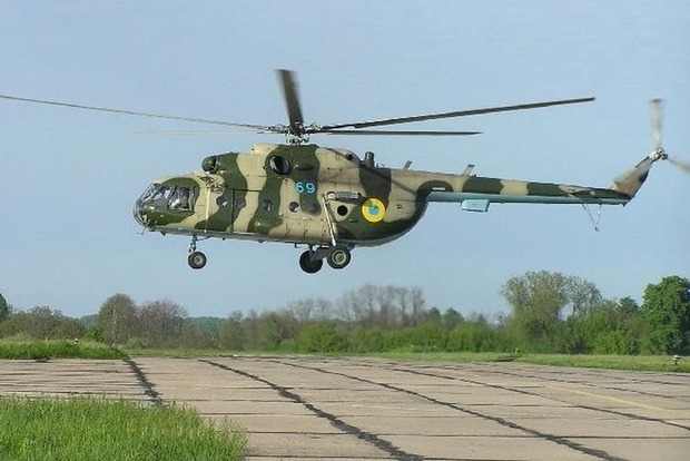 В Донецкой области вынуждено приземлился военный вертолет Ми-8 (видео)