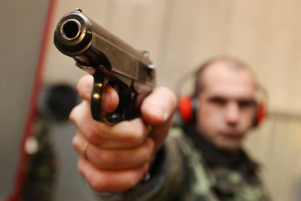Разбойное нападение в Киеве: неизвестный ограбил пункт выдачи кредитов