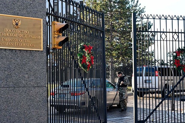 Из США могут выслать 300 российских дипломатов