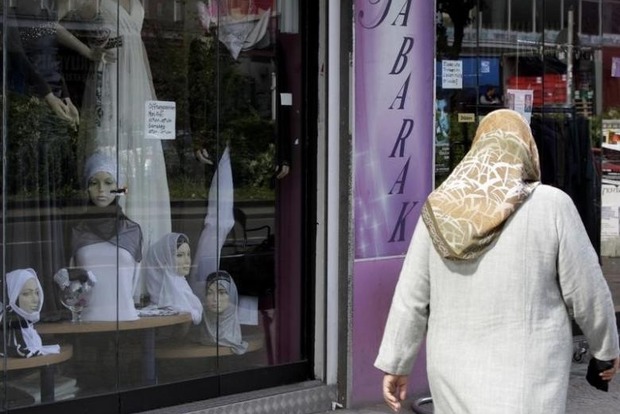 В Германии чиновникам и военным запретили носить мусульманскую одежду, закрывающую лицо