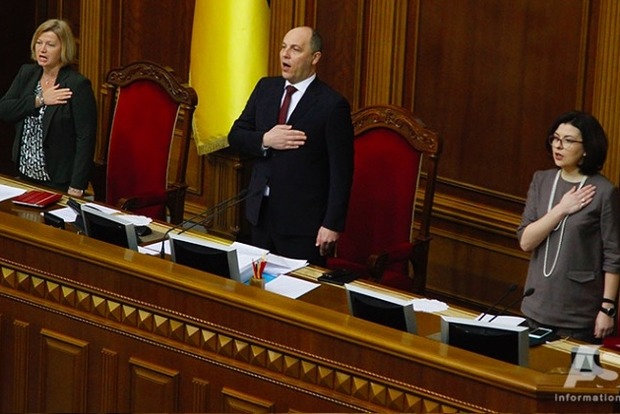 Парубий хочет обязать всех депутатов выступать на украинском языке 
