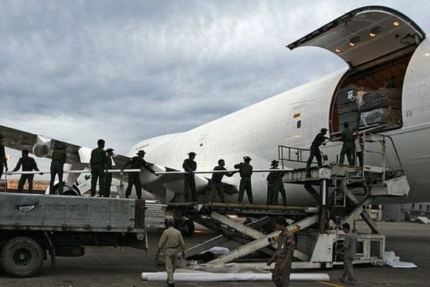 Знайдено уламки зниклого військового літака М'янми і тіла пасажирів