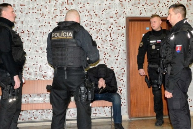 Российская мафия взялась выбивать деньги из украинских заробитчан