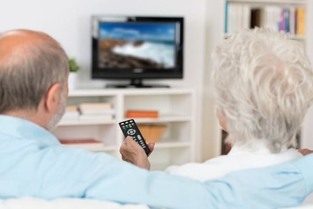 Медики підрахували, скільки годин телевізора на день вважається вже смертельним