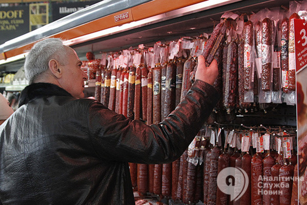Штучний вакуум: З України масово вивозять свинину та курятину