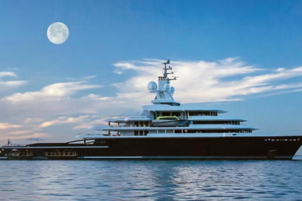 Екс-дружина мільярдера відсудила яхту за 540 млн доларів