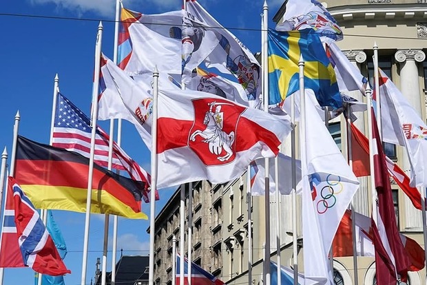 БЧБ флаг могут начать официально использовать в Швеции