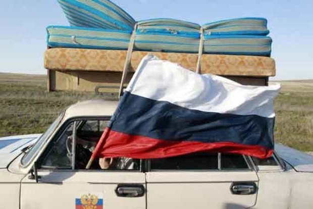 Кримчани про відпочивальників: лізуть скрізь і вчать нас життя