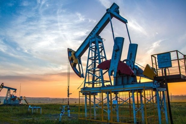 Нефть Brent торгуется ниже $52 за баррель‍