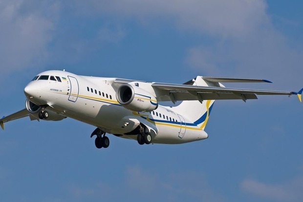 Ледь не розбився: український літак екстрено приземлився на полі в Єгипті