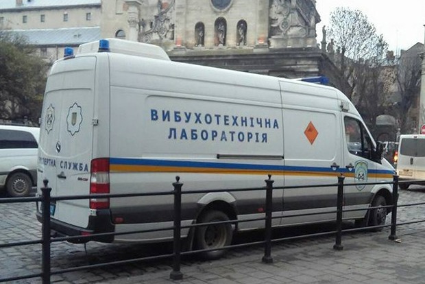 ﻿В Одесі невідомий повідомив про замінування двох будівель судів