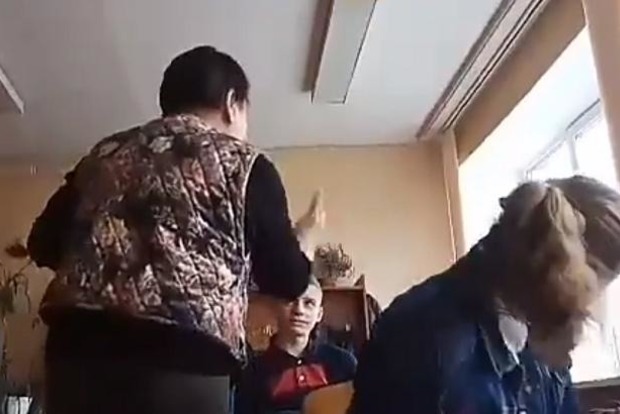 Ты тварь, животное! В школе под Киевом учительница обматерила ученика на уроке
