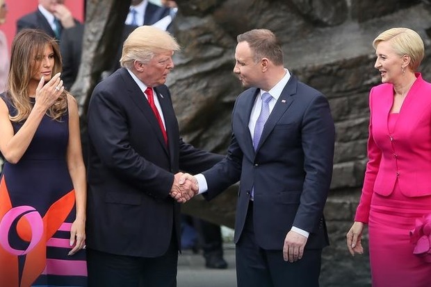 Трамп и Пенс не будут общаться с польскими лидерами из-за закона об Институте национальной памяти