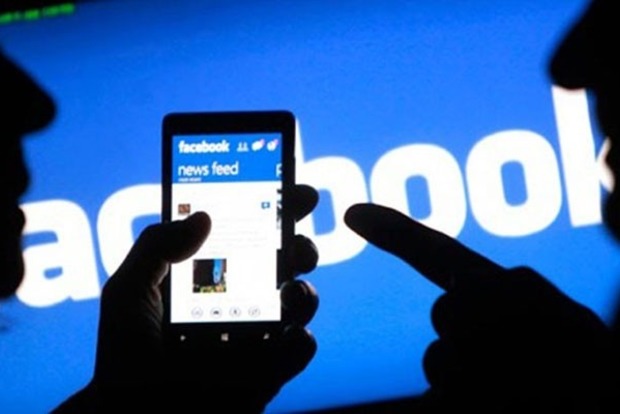 Facebook временно запретил пропагандистскому телеканалу RT публиковать ссылки и картинки‍