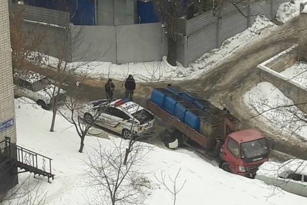 Беспилотный мусоровоз протаранил полицейскую машину в Харькове