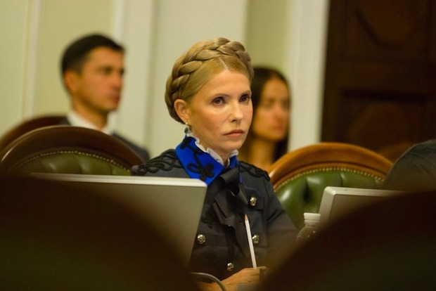 Имидж - все. Тимошенко пришла на Согласительный совет в новом пиджаке, но со старой косой